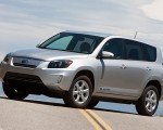 Новый мужественный Toyota RAV4 Новый мужественный Toyota RAV4