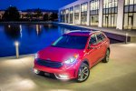 Kia представила гибридный кроссовер Niro Kia представила гибридный кроссовер Niro