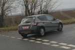 Новую модель Nissan засекли на дорогах Новую модель Nissan засекли на дорогах