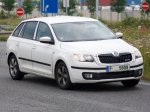 Хэтчбек Skoda Rapid попался в объективы фотошпионов без камуфляжа 