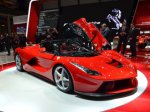 Филиппинский миллионер купил один Ferrari, чтобы встать в очередь на другой Филиппинский миллионер купил один Ferrari, чтобы встать в очередь на другой